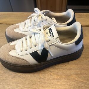 VICTORIA- Made in Spain- Platform Sneakers